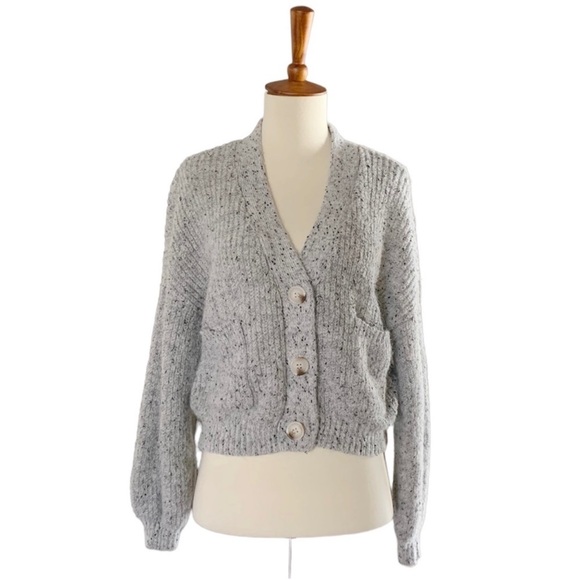 BB Dakota by Steve Madden Sweaters - Gray Textured Knit Sweater. medium BB DAKOTA STEVE MADDEN